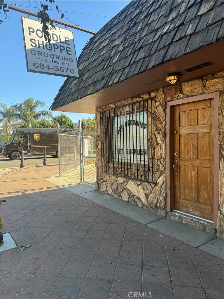 5506 Mission Boulevard