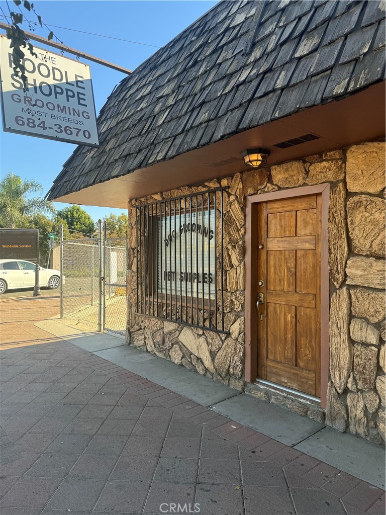 5506 Mission Boulevard