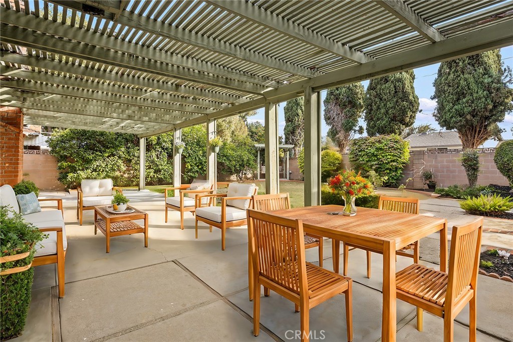 2020 Elmcroft Circle