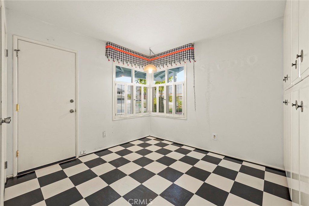 2020 Elmcroft Circle