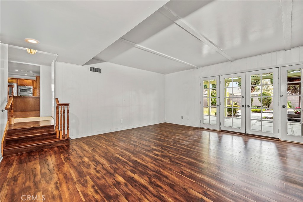 2020 Elmcroft Circle