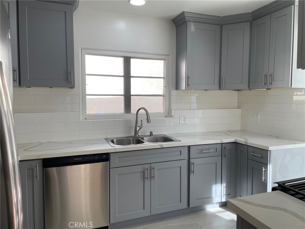 5332 Mount Helena Avenue