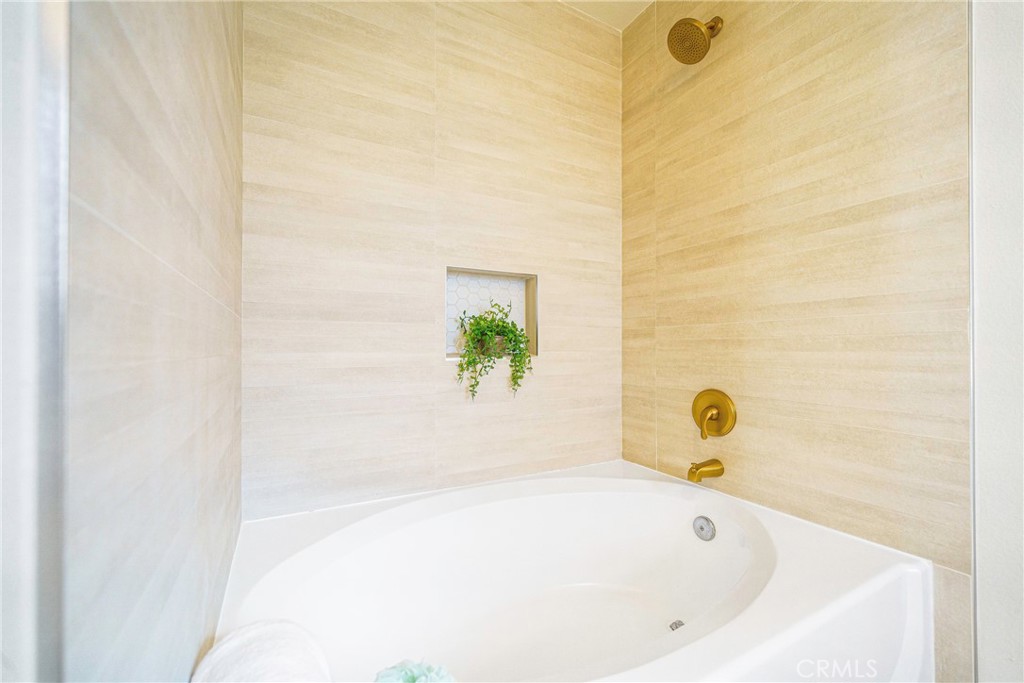 17729 Superior Street 47