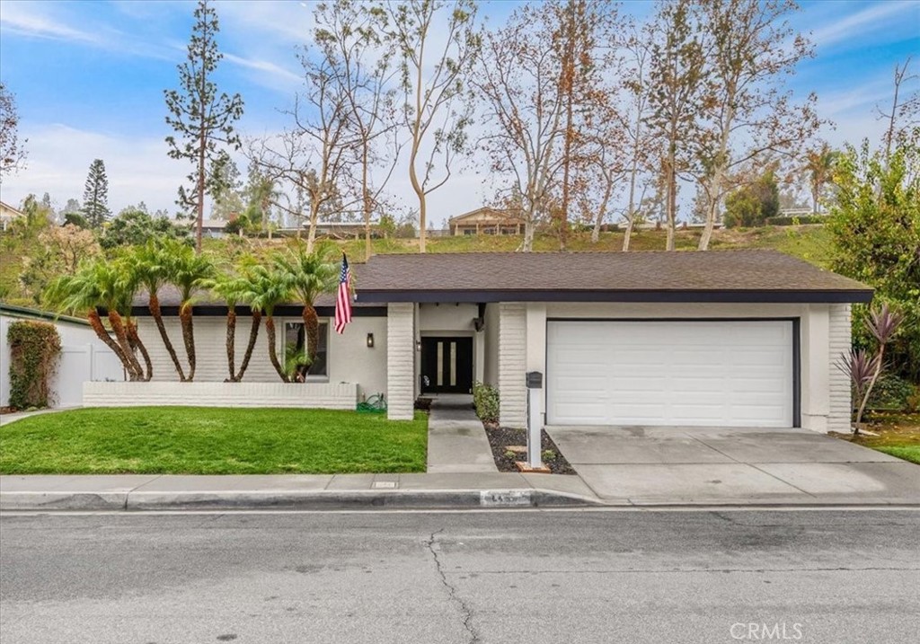 6490 E Via Arboles