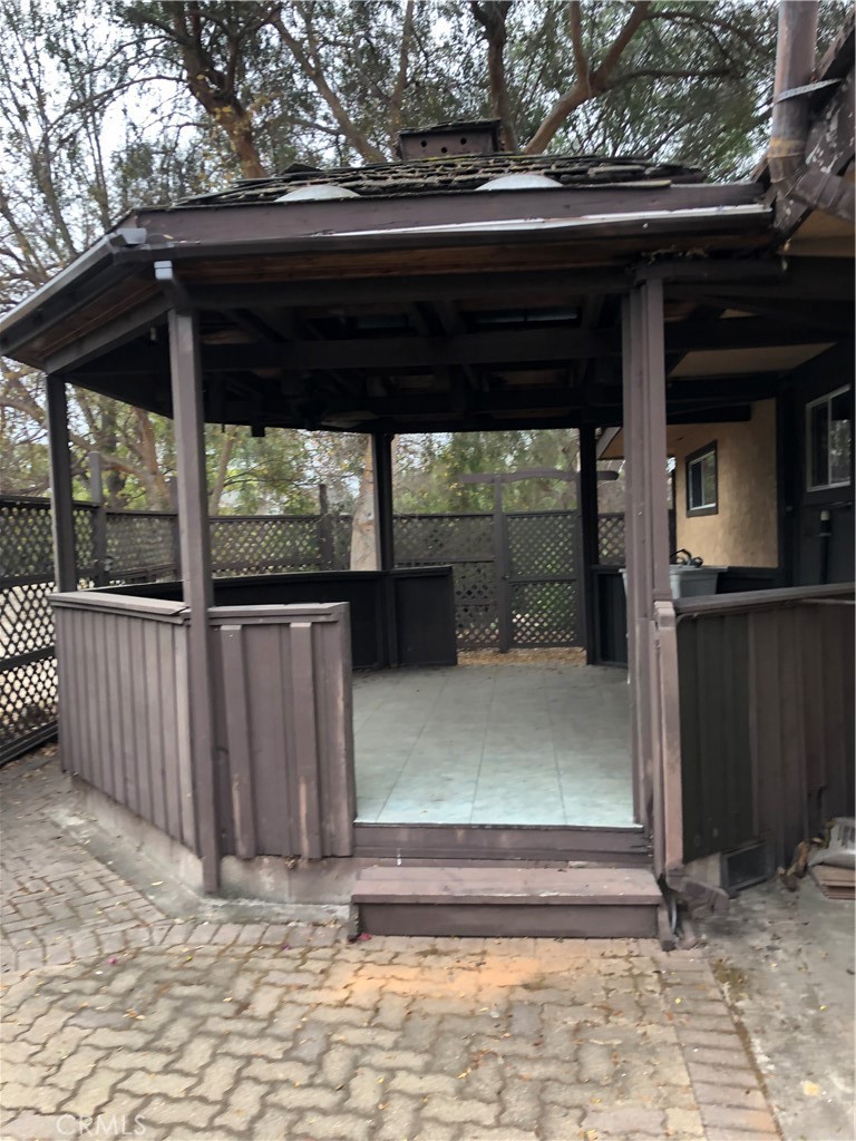 1209 W Valley View Drive