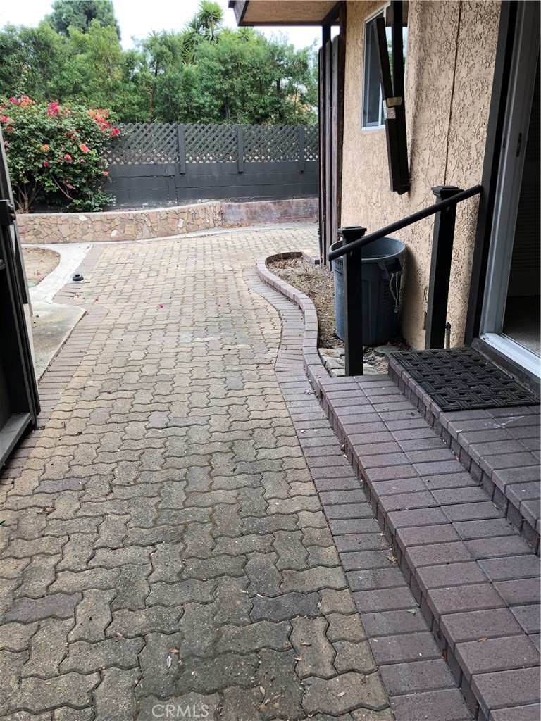 1209 W Valley View Drive