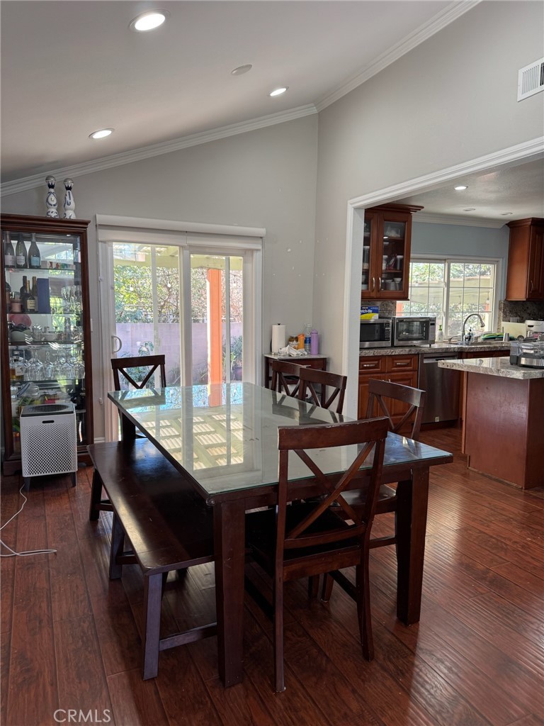 2314 W Rowland Avenue