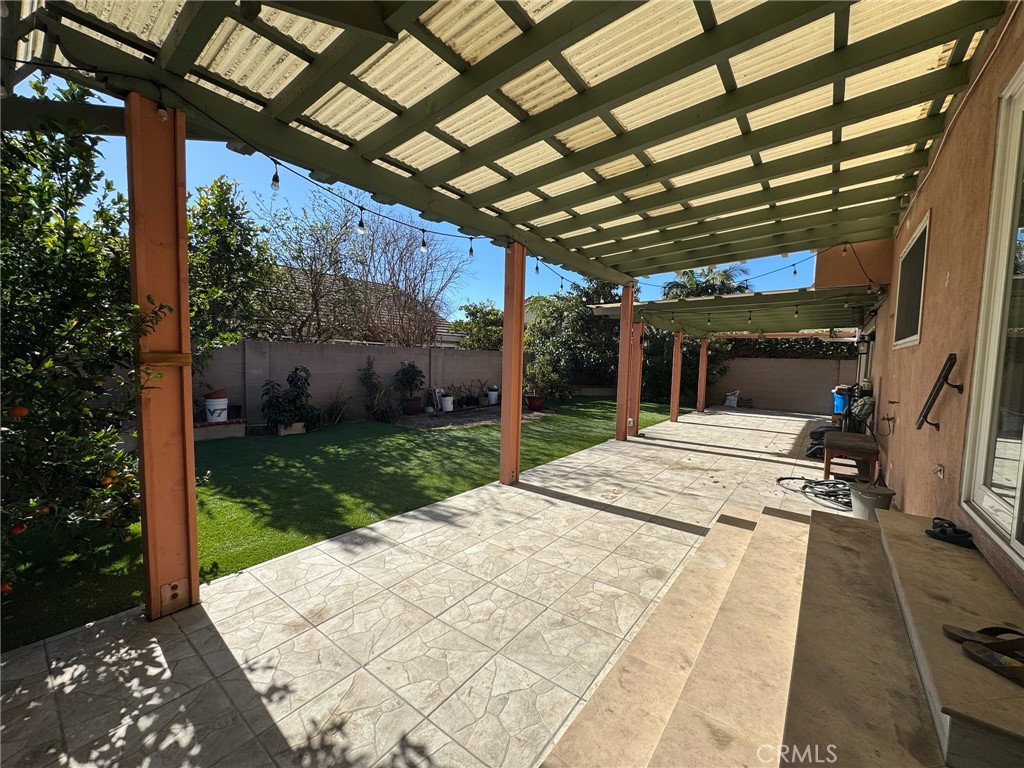 2314 W Rowland Avenue