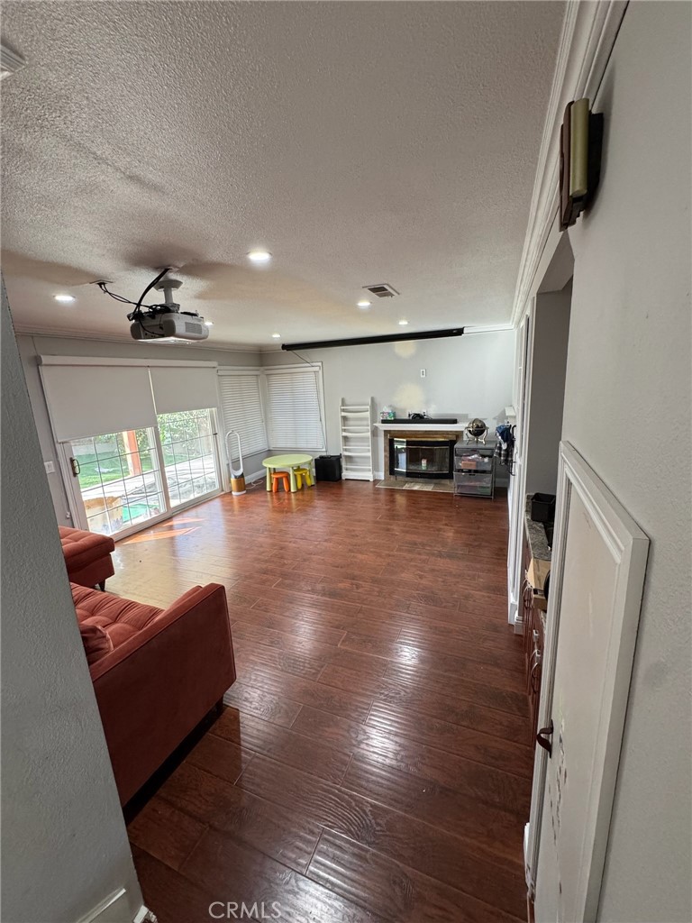 2314 W Rowland Avenue