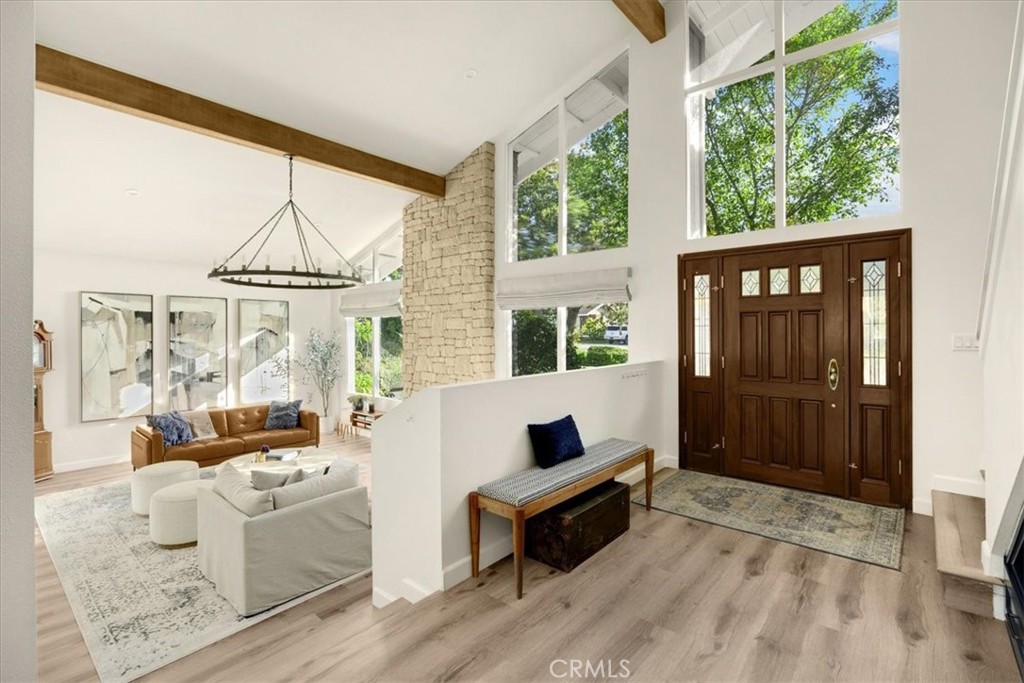 1647 N Mountain View Place