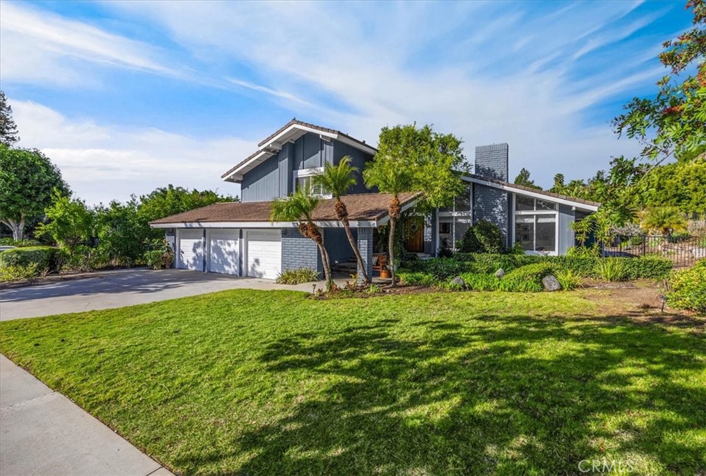 1647 N Mountain View Place