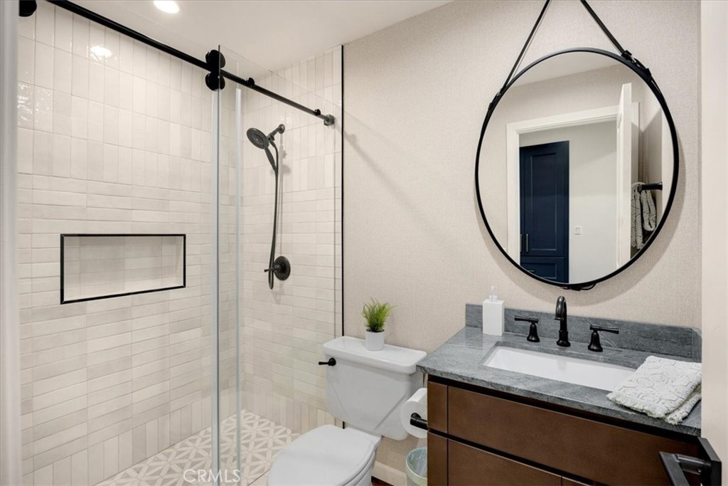 1647 N Mountain View Place