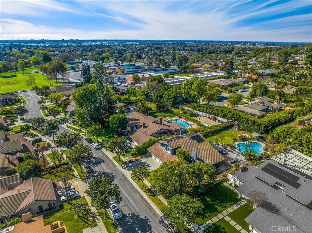 1647 N Mountain View Place