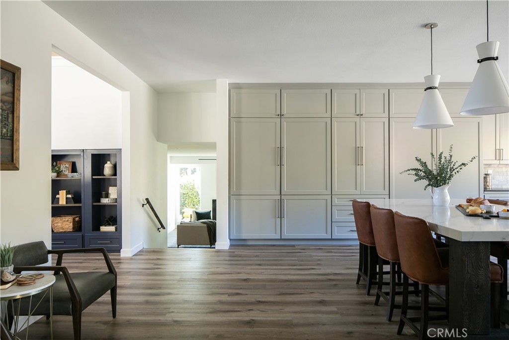 1647 N Mountain View Place