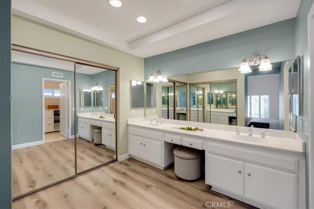 1647 N Mountain View Place