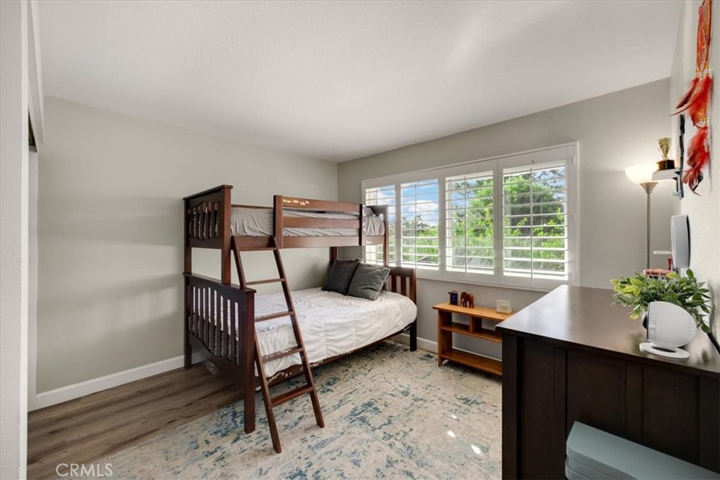 1647 N Mountain View Place