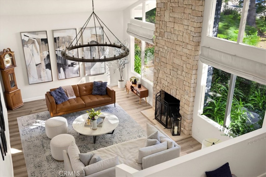 1647 N Mountain View Place