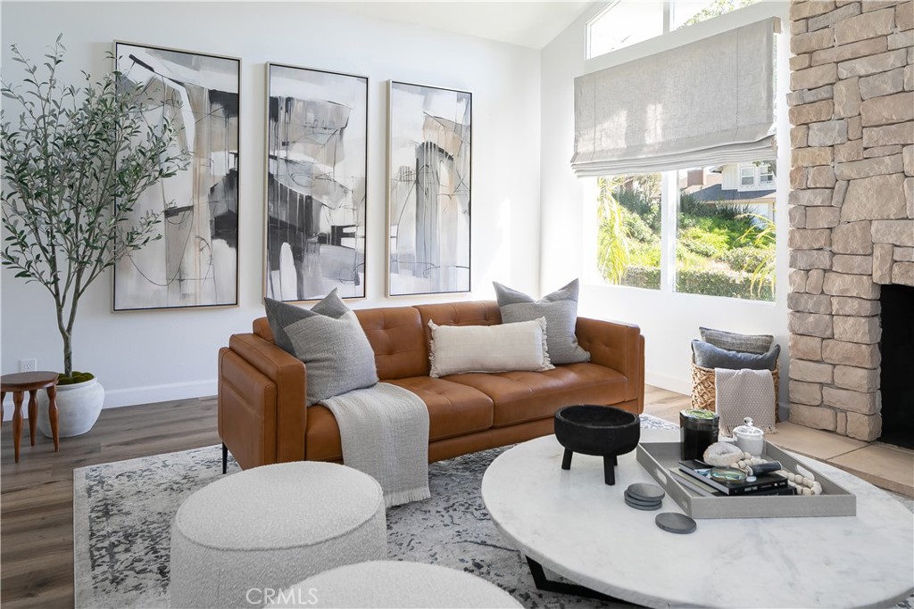 1647 N Mountain View Place