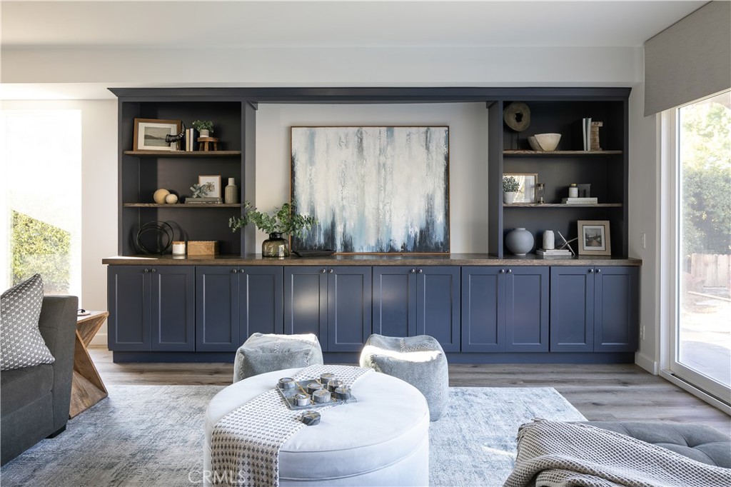 1647 N Mountain View Place