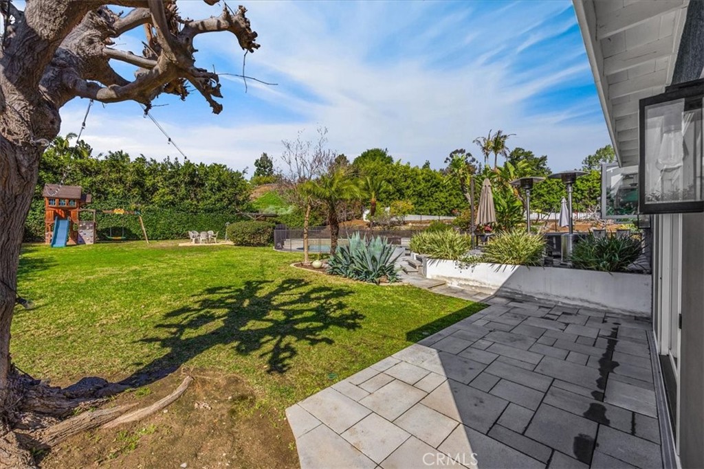 1647 N Mountain View Place