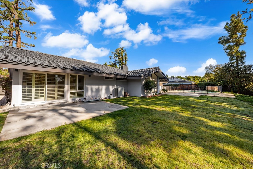 3220 Santa Monica Avenue