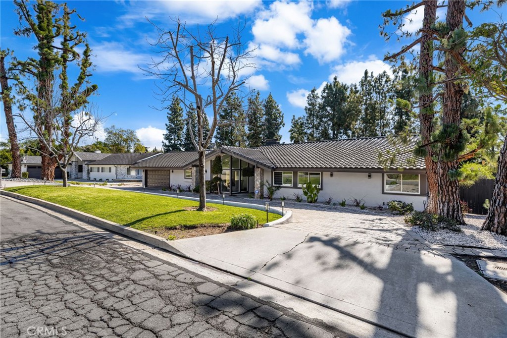 3220 Santa Monica Avenue