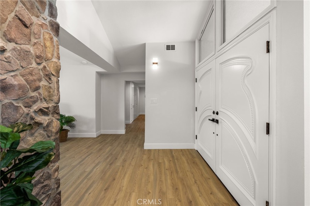 3220 Santa Monica Avenue