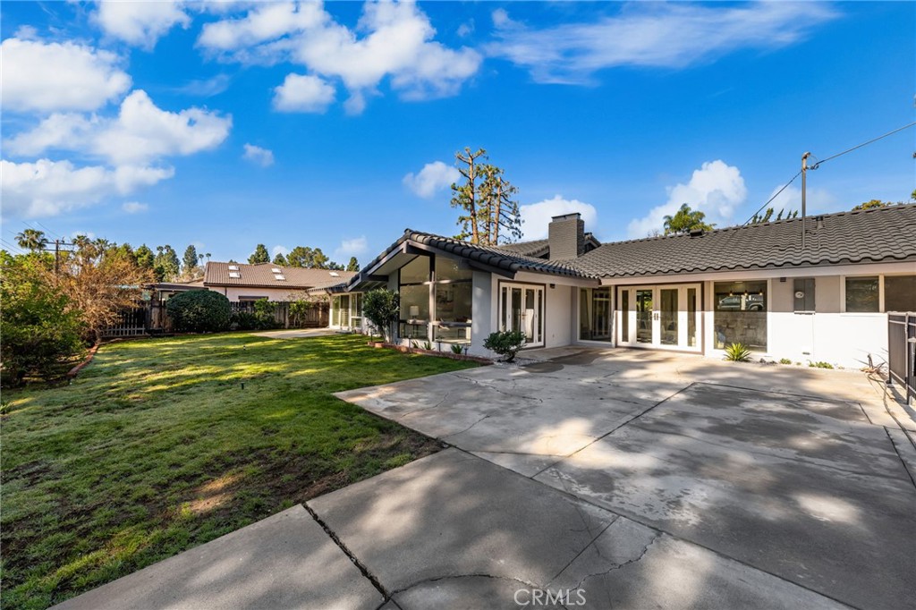 3220 Santa Monica Avenue