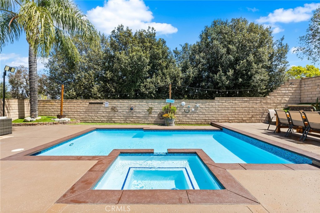 15575 Quiet Oak Drive