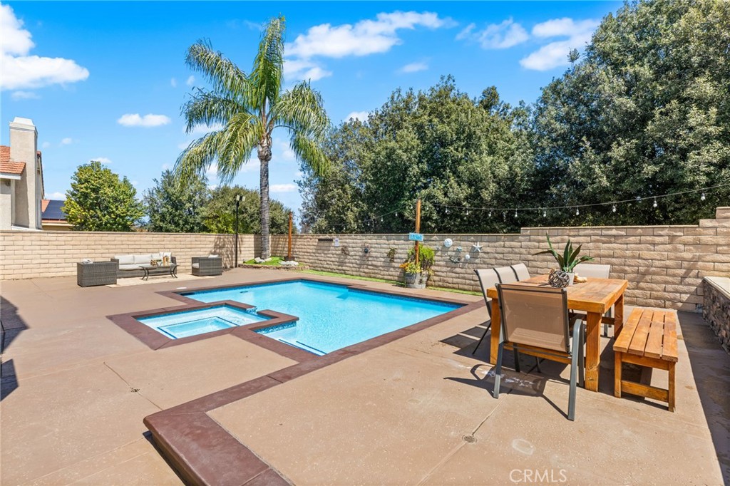 15575 Quiet Oak Drive