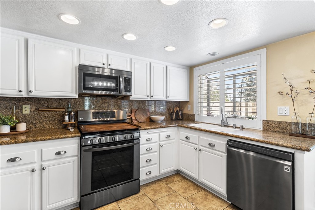 15575 Quiet Oak Drive