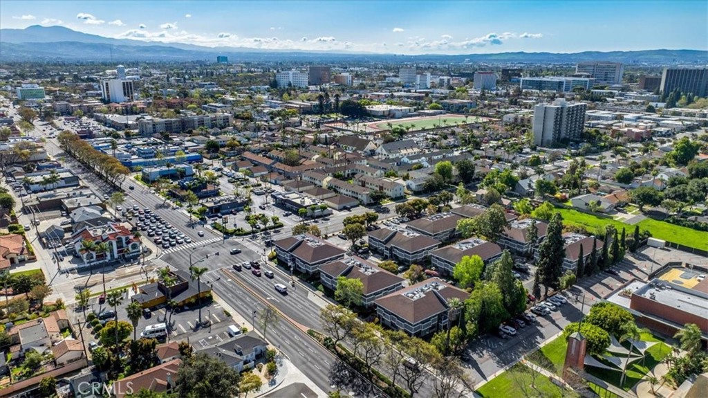 940 W 17th Street 40 and 41A