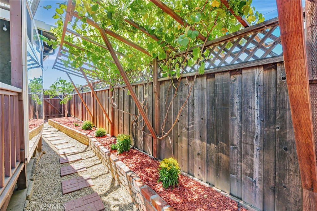 2652 La Salle Way