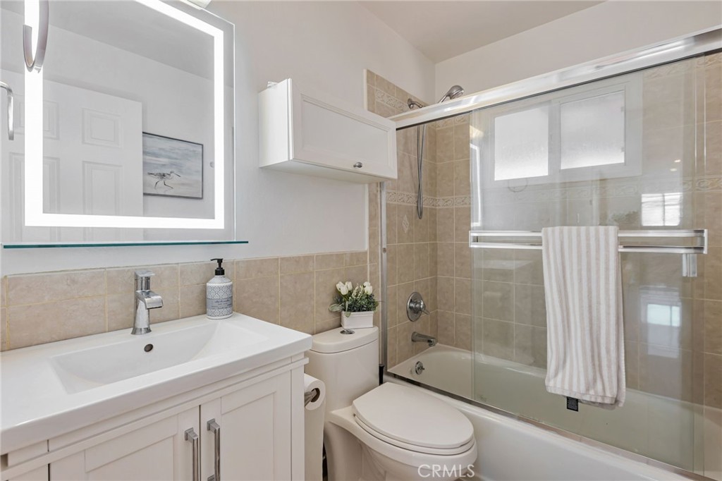 2652 La Salle Way