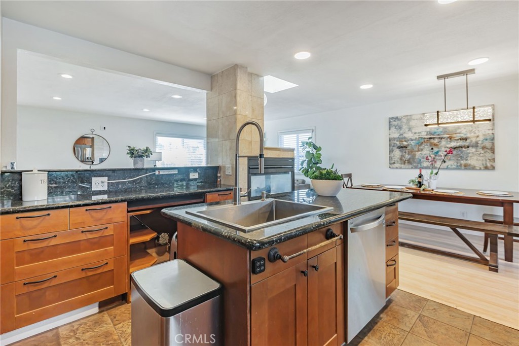 2652 La Salle Way