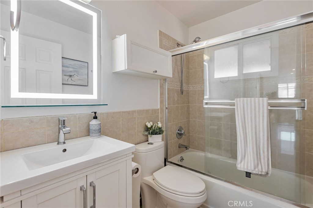 2652 La Salle Way