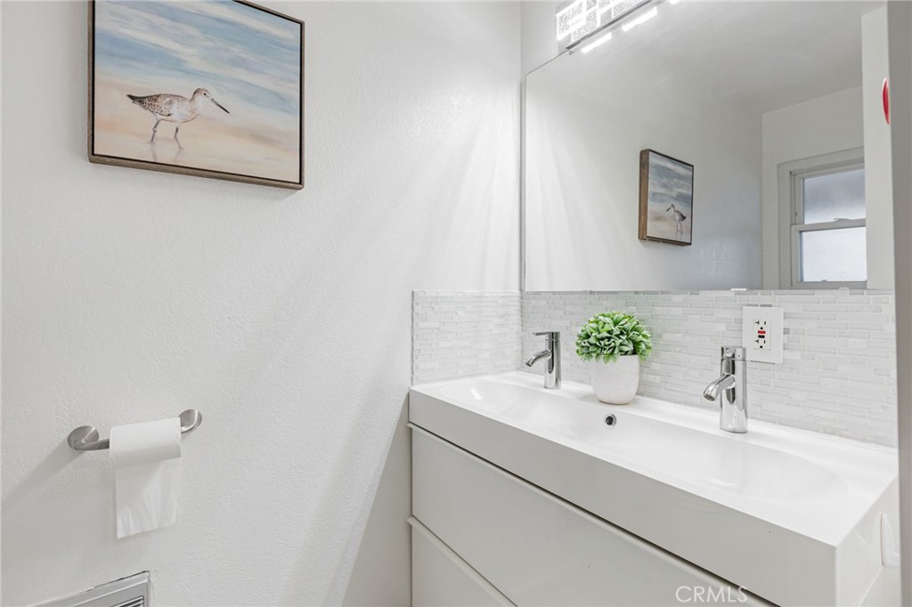 2652 La Salle Way
