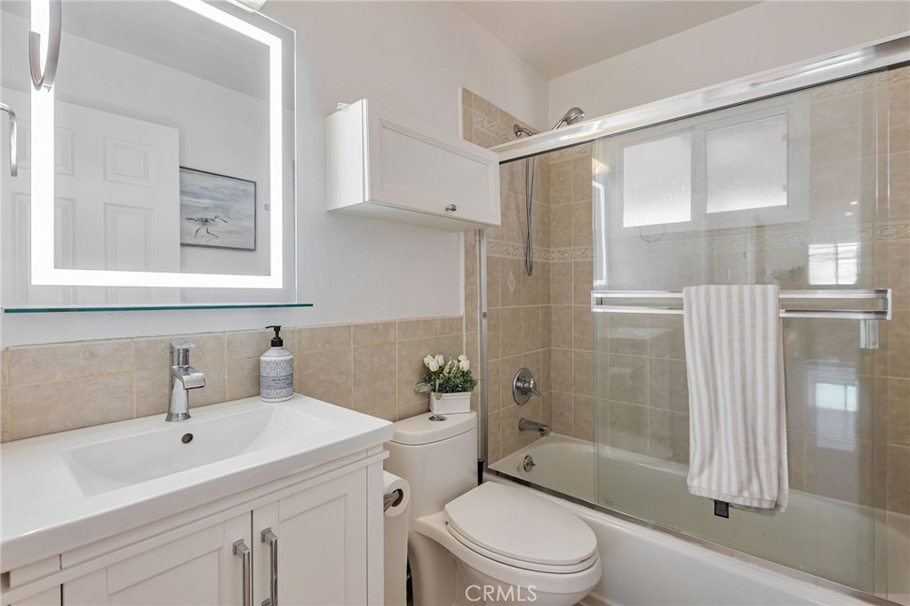2652 La Salle Way