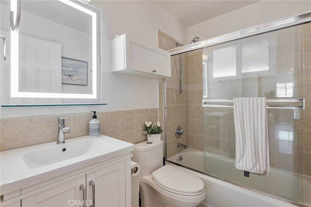 2652 La Salle Way