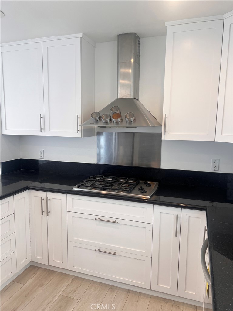 33812 Violet Lantern Street