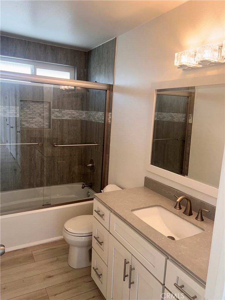 33812 Violet Lantern Street