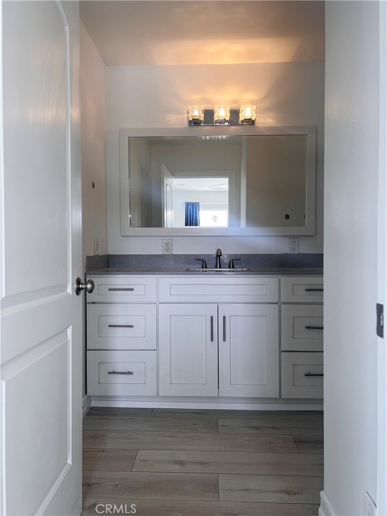 33812 Violet Lantern Street