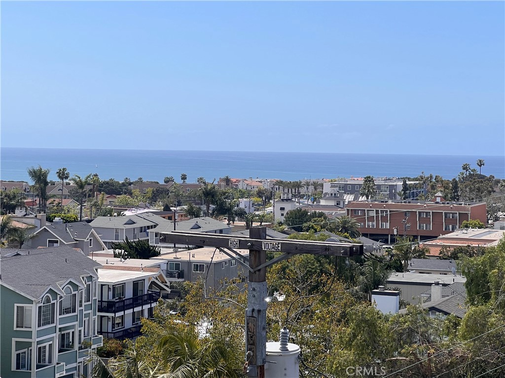 33812 Violet Lantern Street