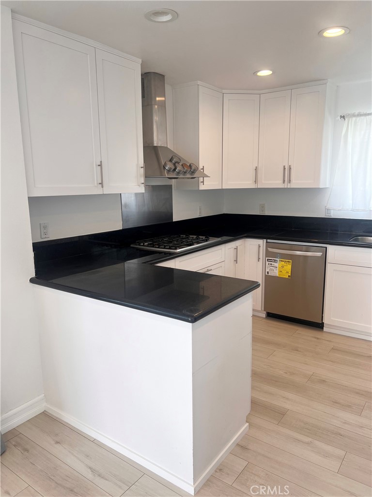 33812 Violet Lantern Street