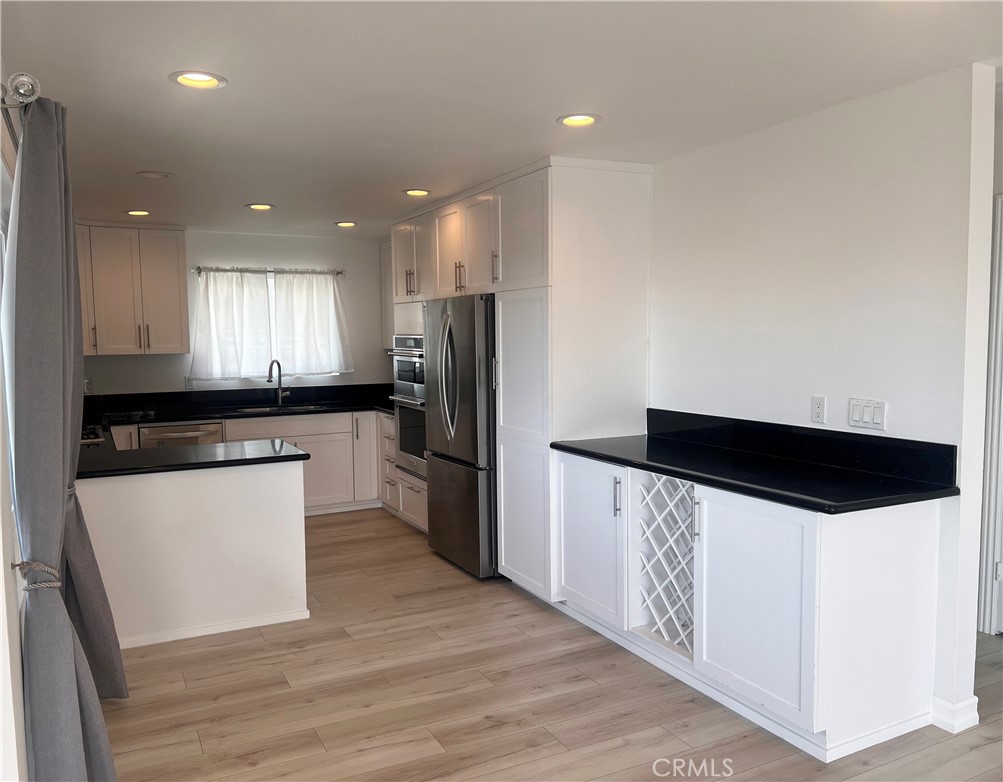 33812 Violet Lantern Street