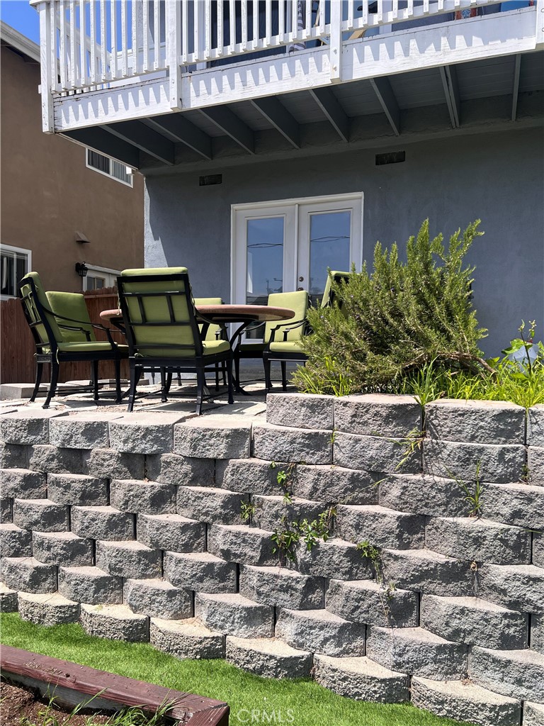 33812 Violet Lantern Street