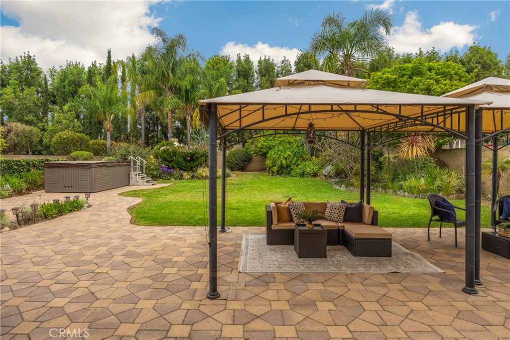 301 N Blue Ridge Drive E