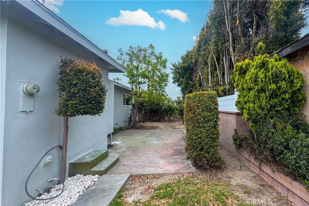 2605 W 163rd Street