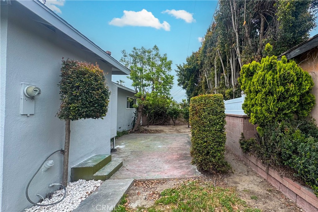 2605 W 163rd Street