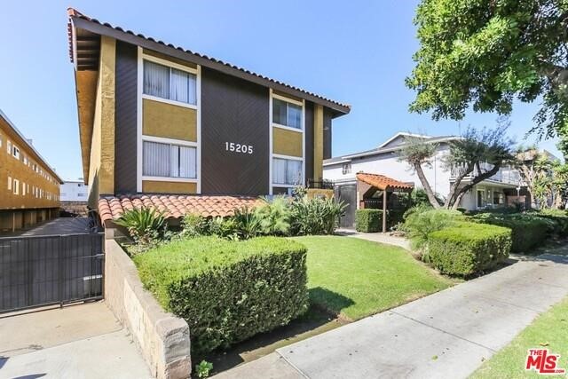 15205 S Budlong Avenue 16